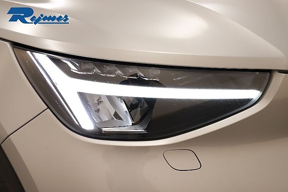 Volvo XC40 21 of 24
