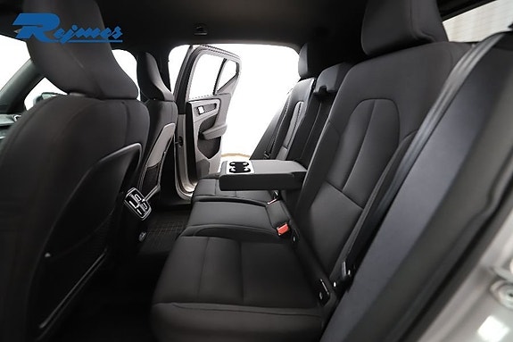 Volvo XC40 9 of 24