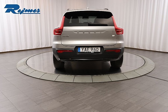 Volvo XC40 16 of 24