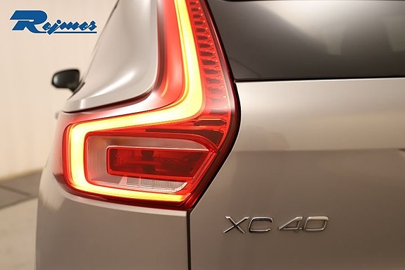 Volvo XC40 15 of 24