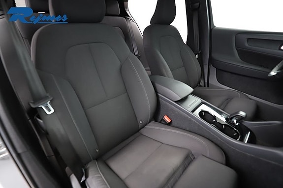 Volvo XC40 6 of 24