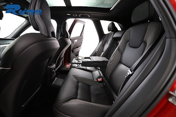 Volvo XC60 9 of 24