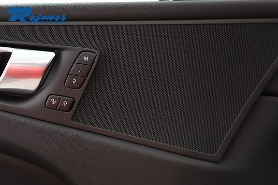 Volvo XC60 11 of 24