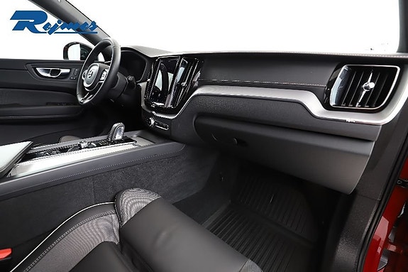 Volvo XC60 5 of 24