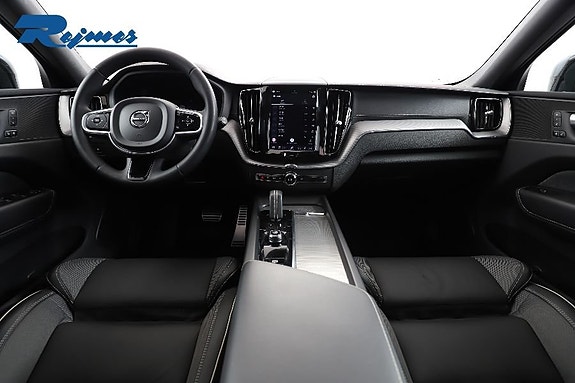 Volvo XC60 2 of 24