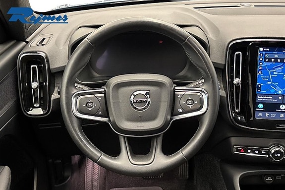 Volvo EX40 11 of 22