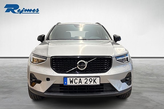 Volvo XC40 4 of 21