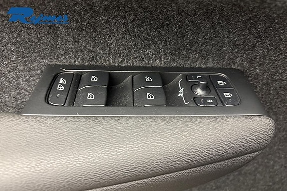 Volvo XC40 18 of 21