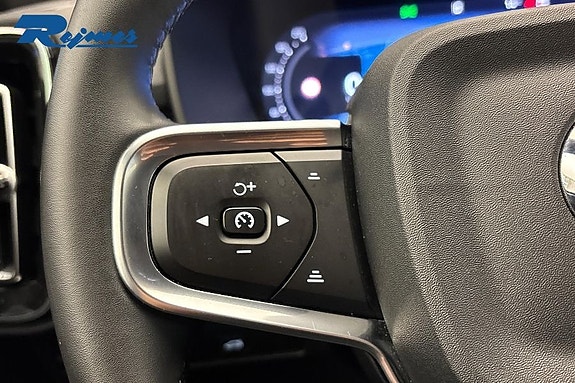 Volvo XC40 15 of 21