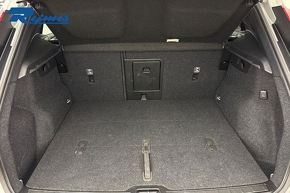 Volvo XC40 13 of 21
