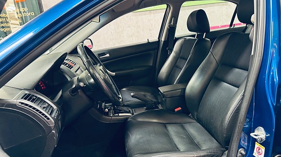 Honda Accord 12 of 22