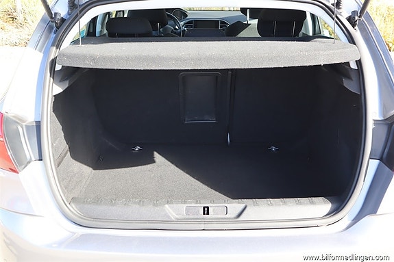 Peugeot 308 7 of 16