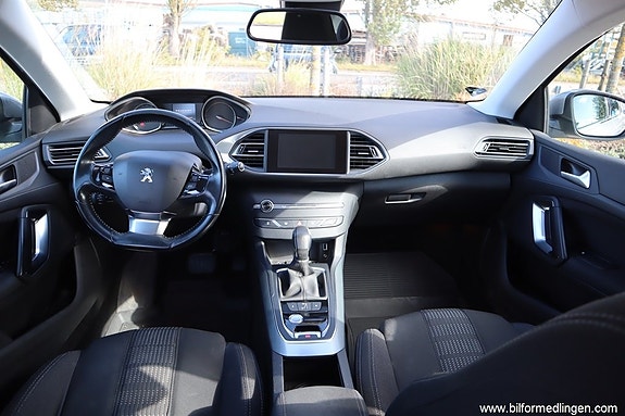 Peugeot 308 10 of 16