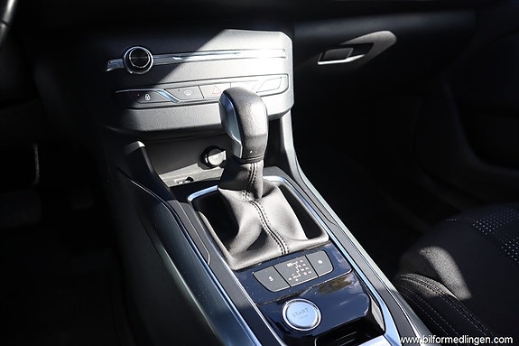 Peugeot 308 9 of 16
