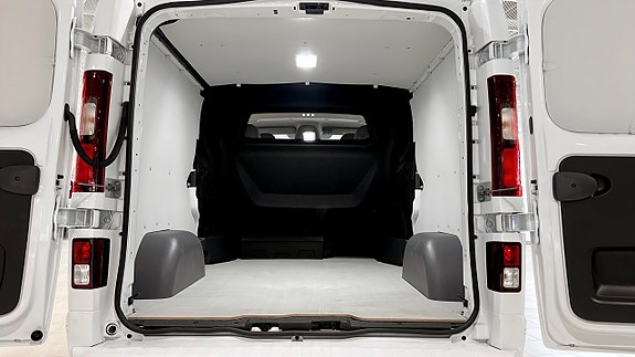 Renault Trafic 4 of 10