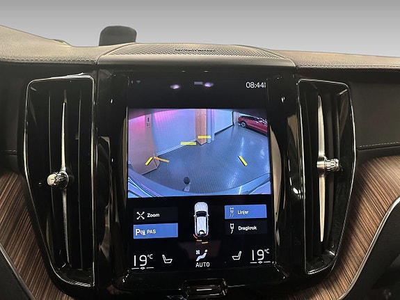 Volvo XC60 15 of 16