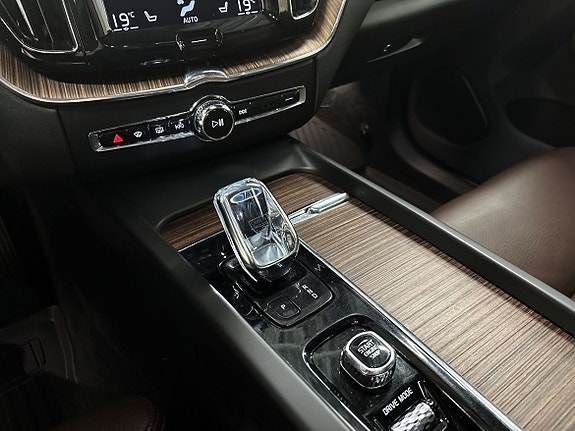 Volvo XC60 14 of 16