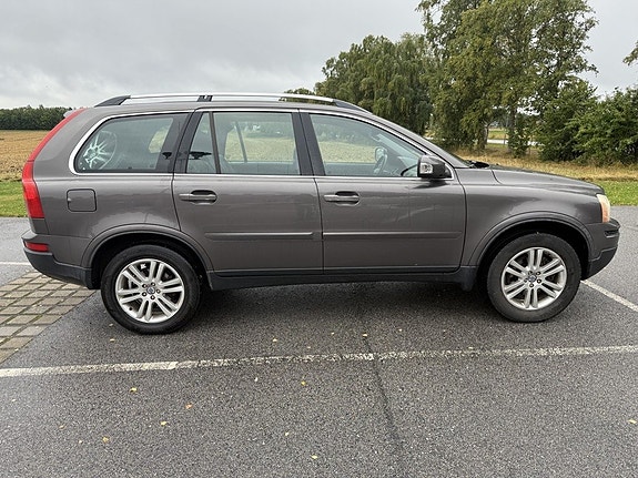 Volvo XC90 5 of 8