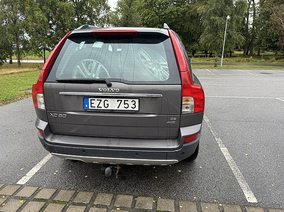 Volvo XC90 3 of 8