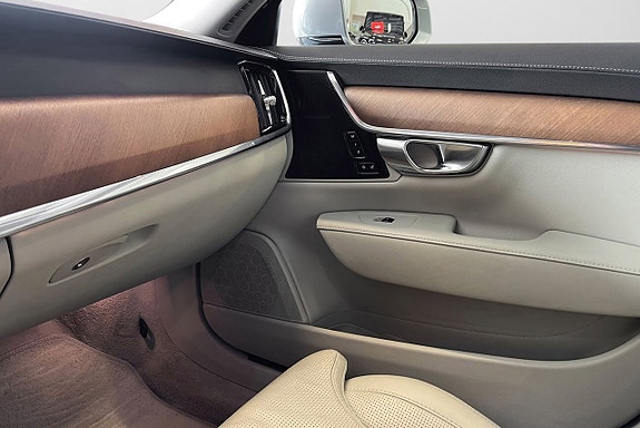 Volvo S90 25 of 30