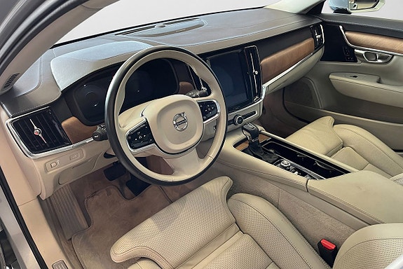 Volvo S90 10 of 30
