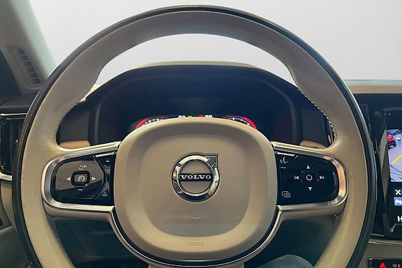 Volvo S90 11 of 30