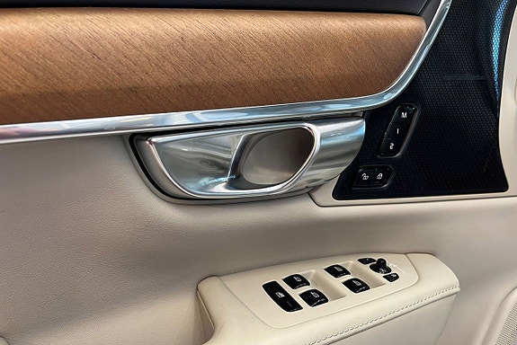 Volvo S90 22 of 30