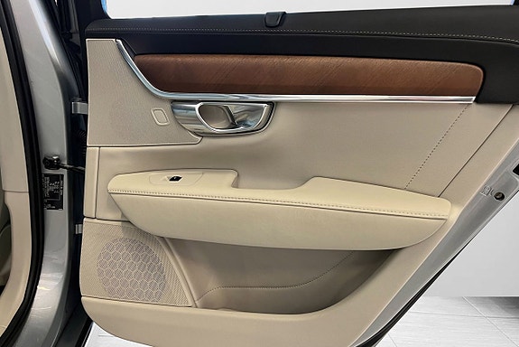 Volvo S90 28 of 30