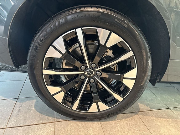 Volvo XC60 10 of 14