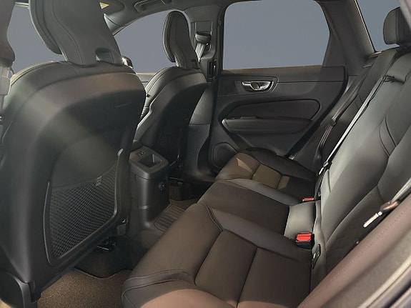 Volvo XC60 8 of 14