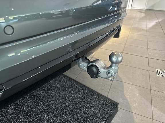 Volvo XC60 11 of 14