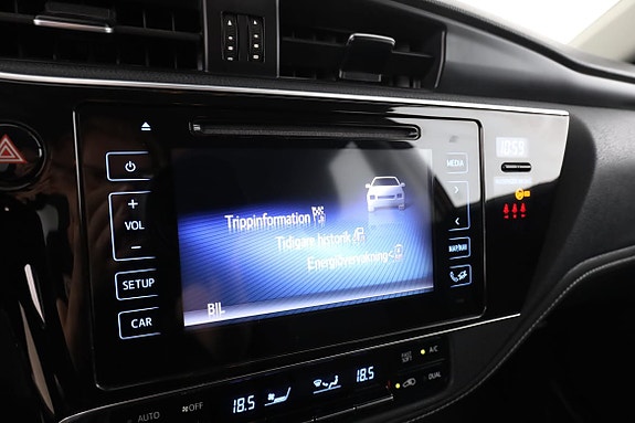 Toyota Auris 21 of 27