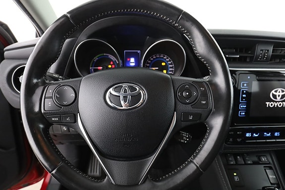 Toyota Auris 19 of 27