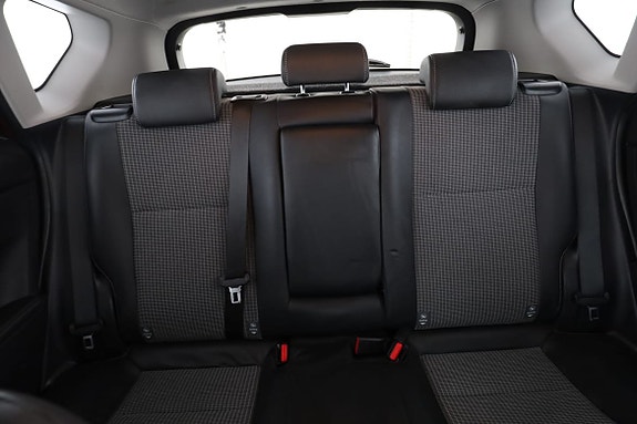 Toyota Auris 16 of 27