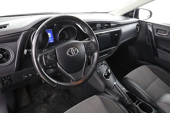 Toyota Auris 12 of 27