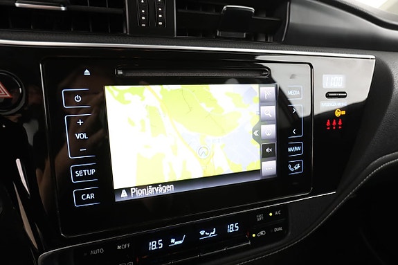 Toyota Auris 22 of 27