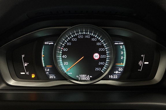 Volvo XC70 17 of 23