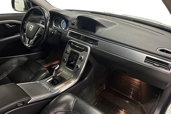 Volvo XC70 15 of 23