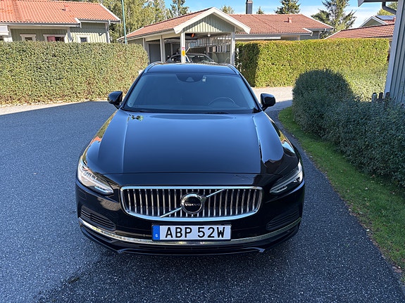 Volvo V90 2 of 9