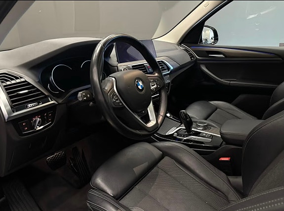 BMW X3 9 of 12