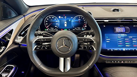 Mercedes-Benz E300 de 14 of 25