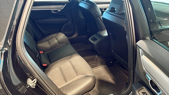 Volvo V90 Cross Country 5 of 12