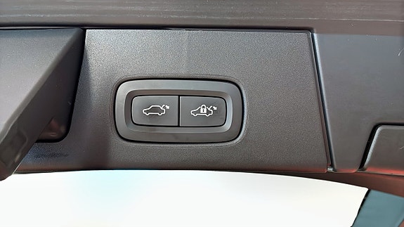 Volvo V90 Cross Country 11 of 12