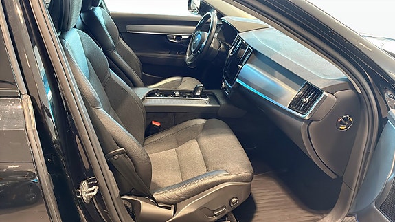 Volvo V90 Cross Country 3 of 12