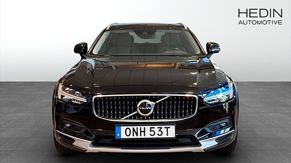 Volvo V90 Cross Country 8 of 12
