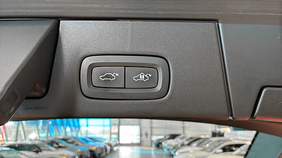 Volvo V90 Cross Country 11 of 12