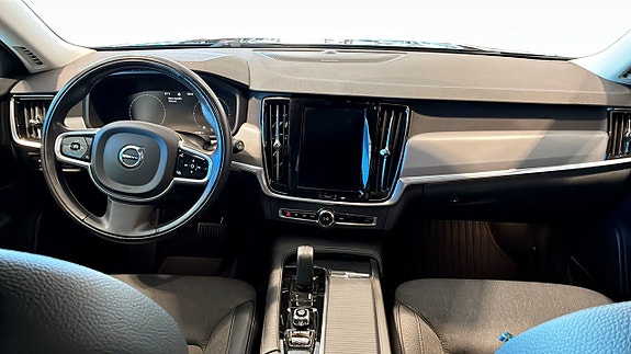 Volvo V90 Cross Country 4 of 12