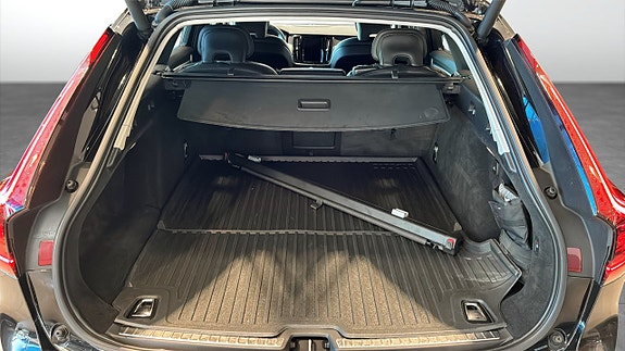 Volvo V90 Cross Country 10 of 12