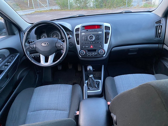 Kia Ceed 9 of 12