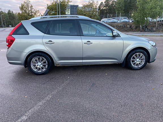 Kia Ceed 7 of 12